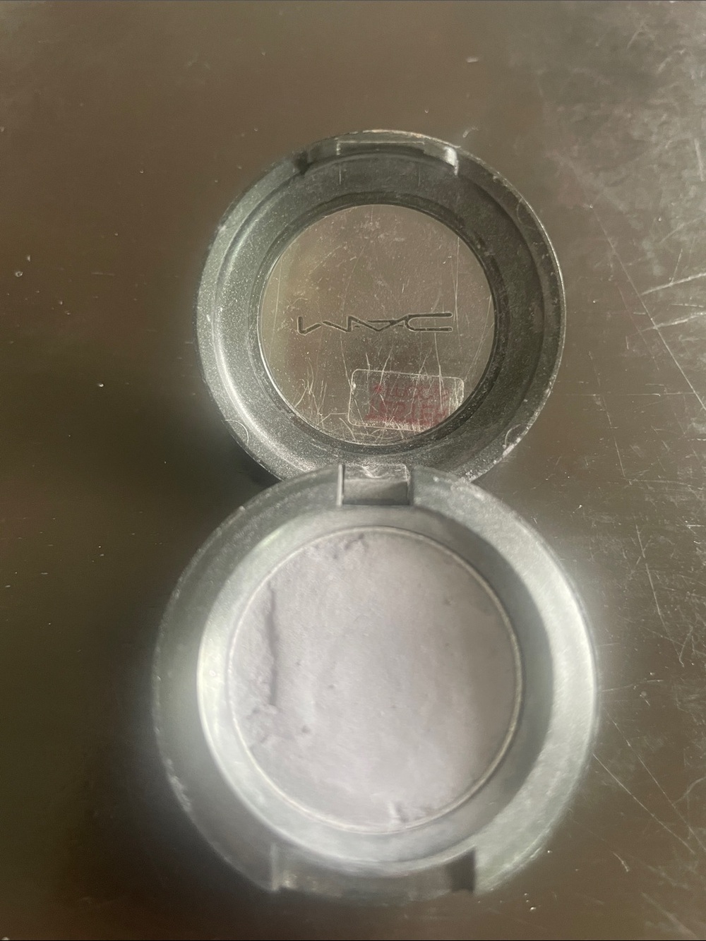 Mac scene grey eye shadow